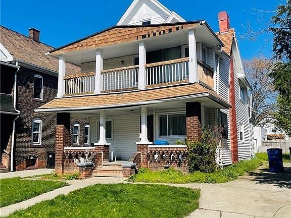 2nd image of 715 E 156th St