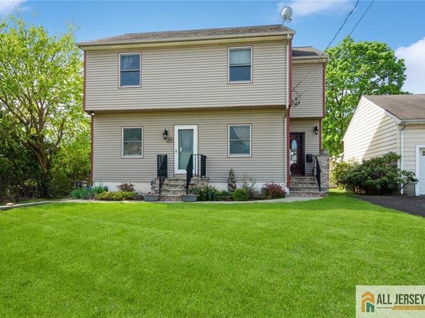 115 Woodrow Ave, Piscataway, NJ 08854