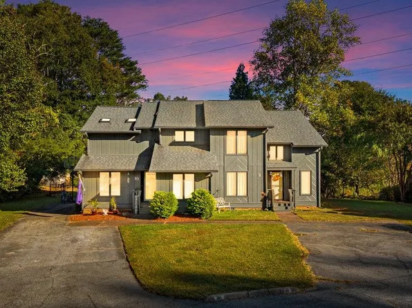 10 Blackberry Ct, Taylors, SC 29687