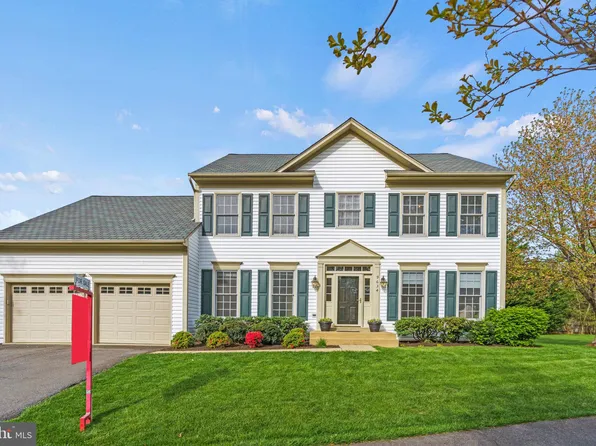 9634 Nuthatch Dr, Fairfax Station, VA 22039