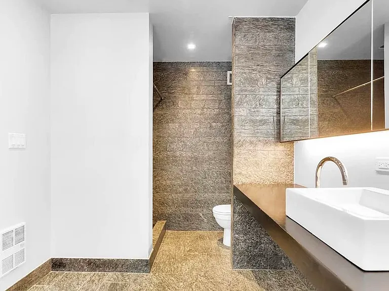20 Pine St #508 — Photo 3