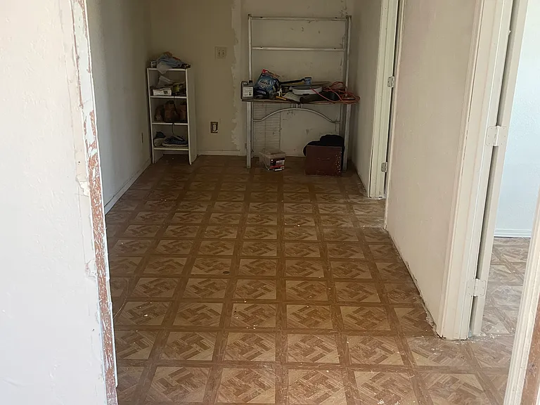 21281 Park Ave — Photo 19