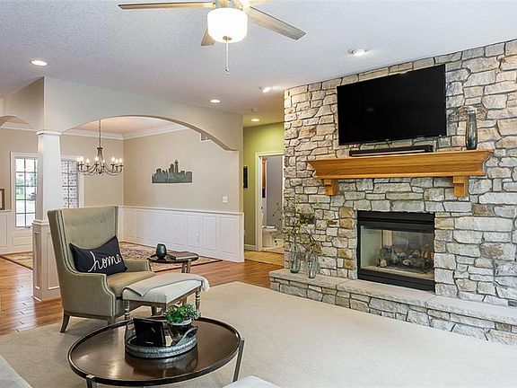 5th image of 2112 SW Westwinds Dr