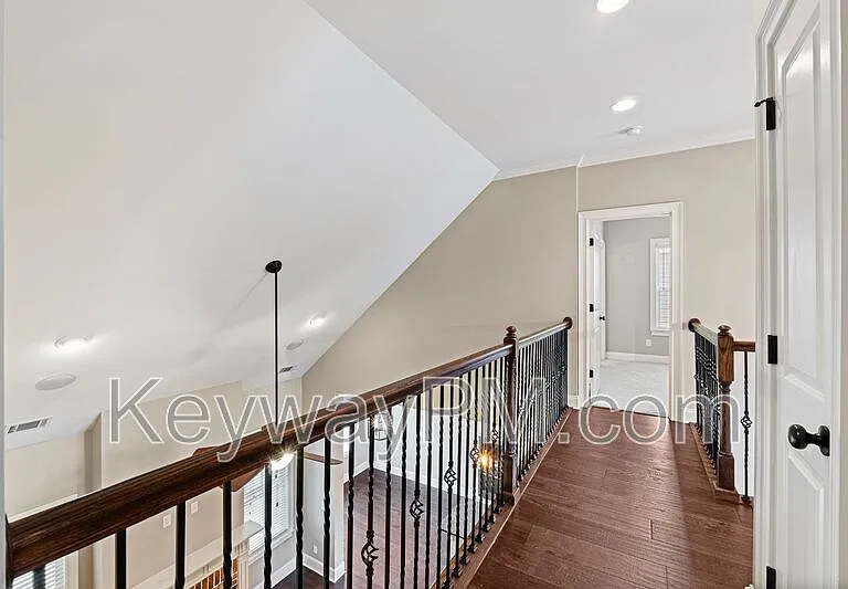 507 Windermere St — Photo 20