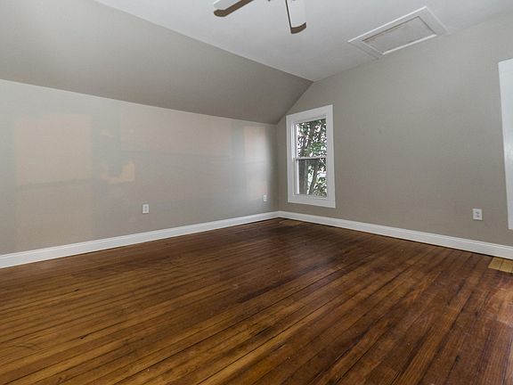 4th image of 136A E Washington St