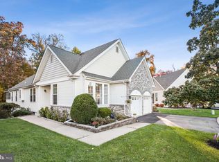 73 Bear Meade Dr, Hamilton, NJ 08691