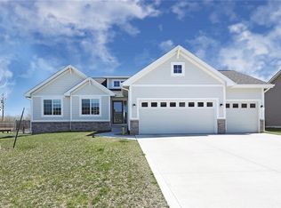 911 Lost Lake Dr, Polk City, IA 50226