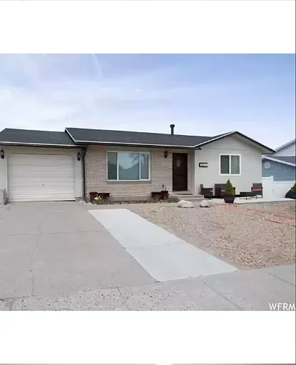 5498 W Trident Dr — Photo 1