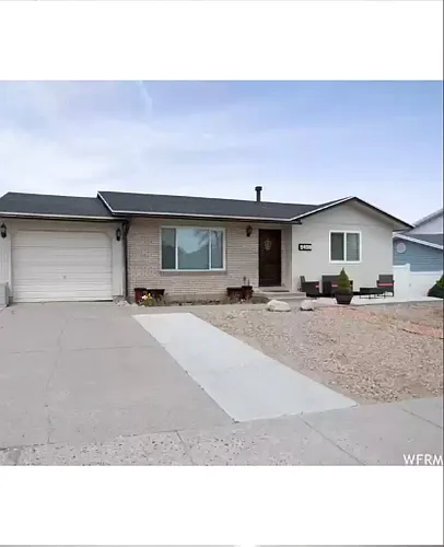 5498 W Trident Dr Photo 1