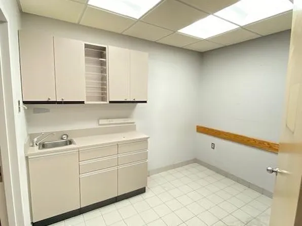 7400 Bergenline Avenue image 8 of 28