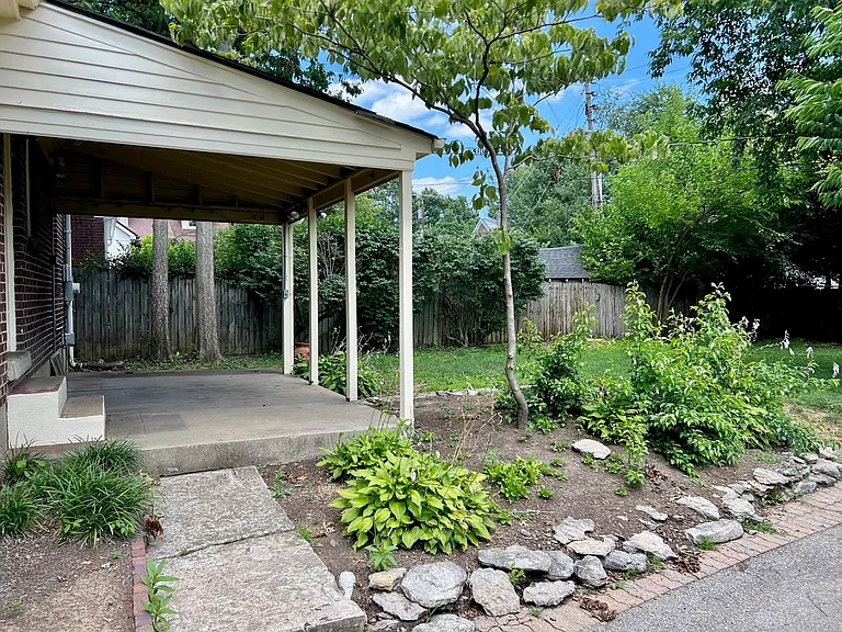 217 Romany Rd — Photo 16