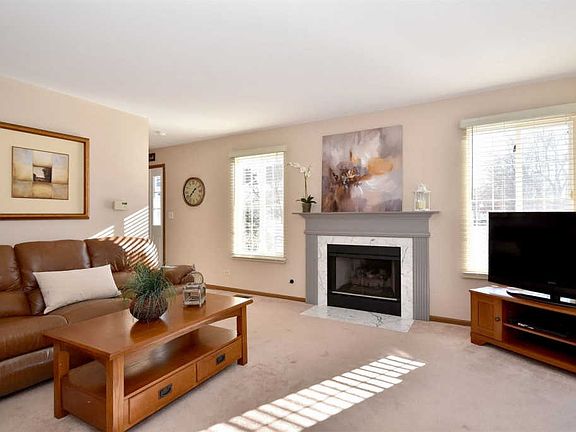 3rd image of 1335 Lowell Dr Unit 1335