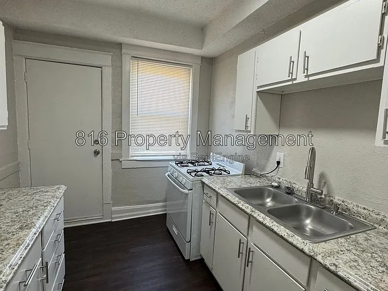2416 E 22nd St #2W — Photo 15
