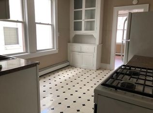 528 Avenue A APT 2R, Bayonne, NJ 07002