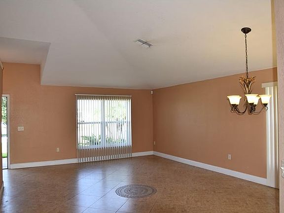 3rd image of 3000 White Cedar Cir