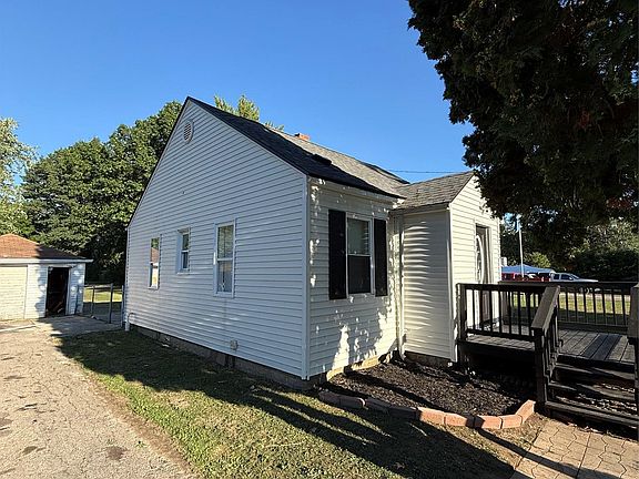 3rd image of 3270 N Term St