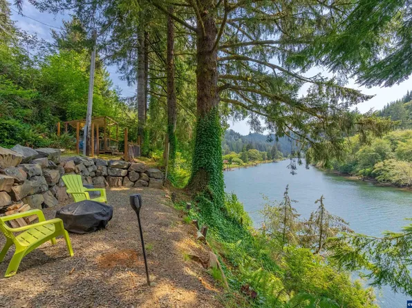 4050 Siletz Hwy, Lincoln City, OR 97367