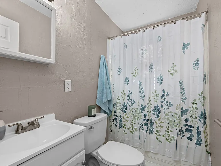 2101 W Romana St — Photo 10