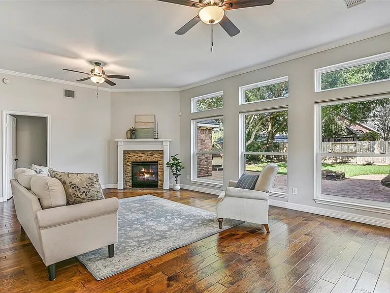 513 Meadow Bend Dr — Photo 8