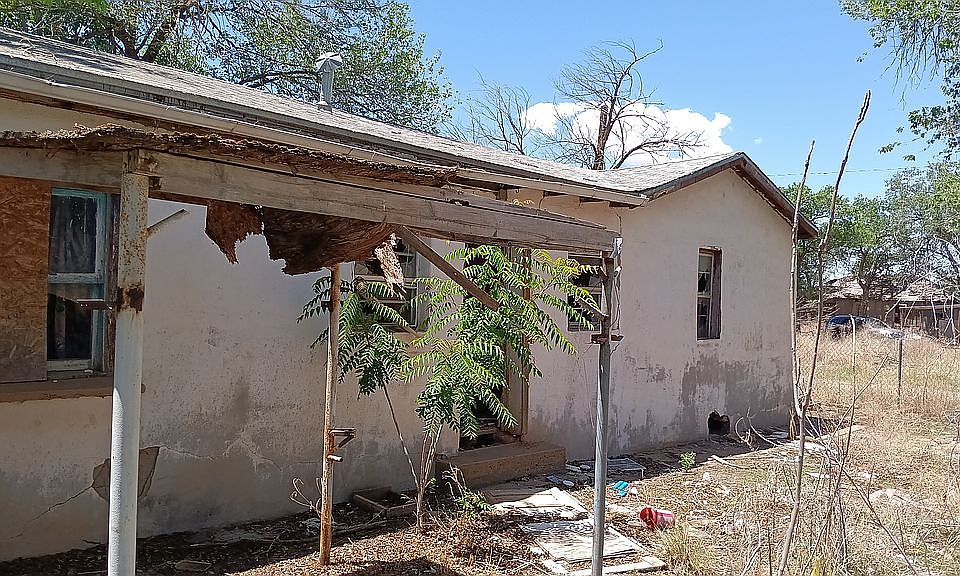 1st image of 622 N 1st St