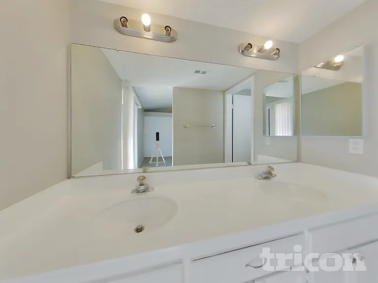 3401 Spruce St — Photo 8