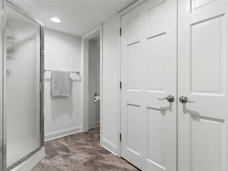 3825 Peachtree Dunwoody Rd NE — Photo 61