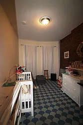Rented by Space Marketing Shop
