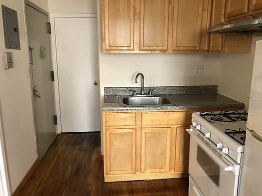 4th image of 131 E 110th St APT 5A