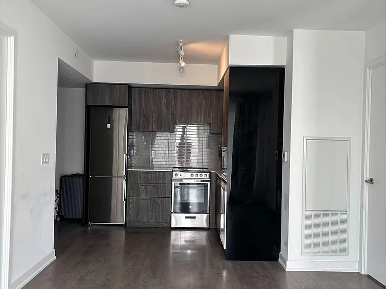 501 Yonge St #3212 — Photo 12