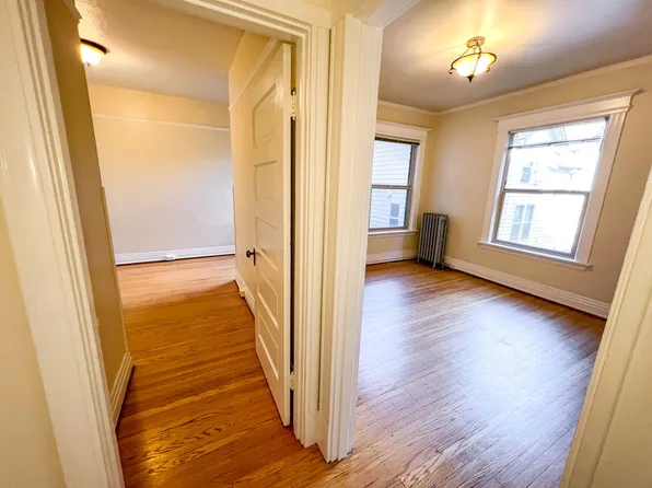 Bancroft Apartments, 1615 15th Ave Unit 8, Seattle, WA 98122