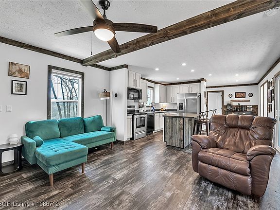 3rd image of 16558 Parks Corner Rd