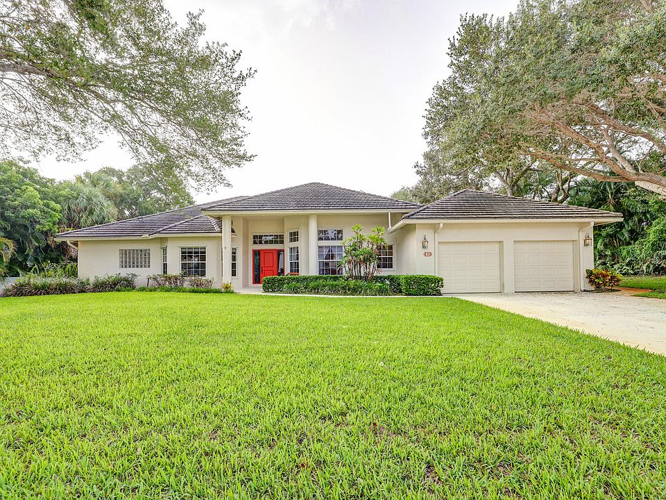 1st image of 9 Oakwood Drive