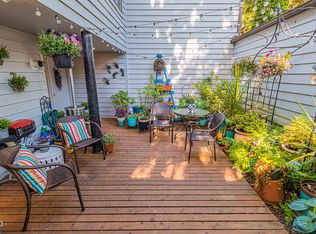 600 Island Dr #6, Lincoln City, OR