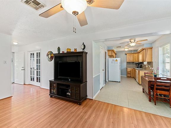 5th image of 7413 Valeda Dr