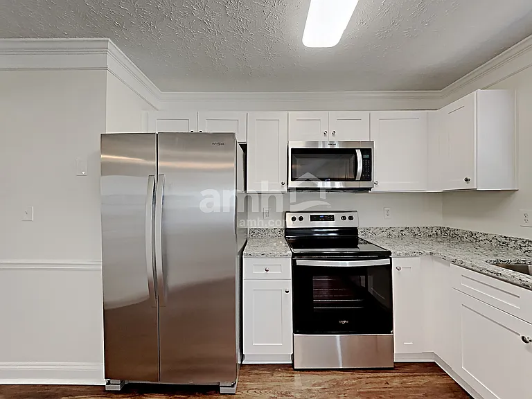 1772 N Oak Dr — Photo 3