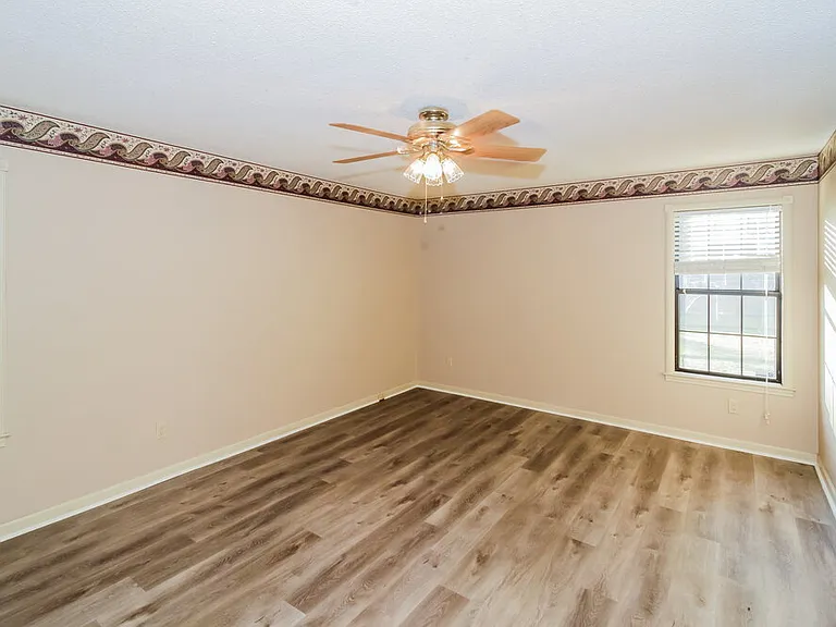 3467 Josee Ln — Photo 10