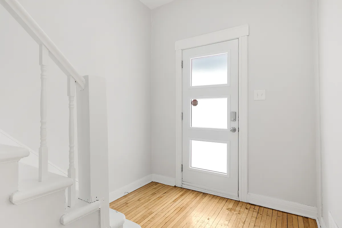 Building Photo - 481 Besserer St #1