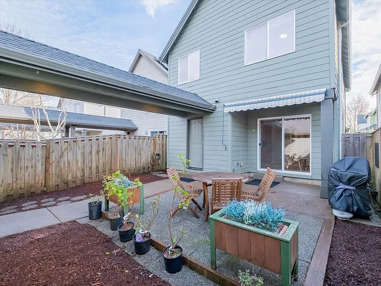 3519 SE Quayside St — Photo 47