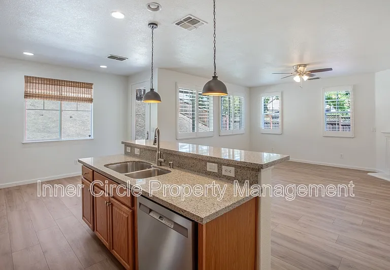 5560 McFarlan Ranch Dr — Photo 10