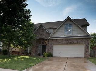 224 S Firewood Ave, Broken Arrow, OK 74012