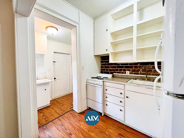 208 E Taylor St — Photo 23
