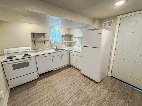 1019 W 27th St, Cheyenne, WY