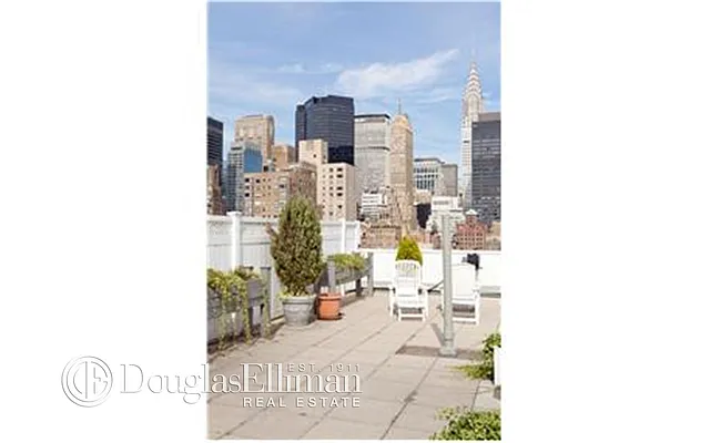 Rented by Douglas Elliman | media 23