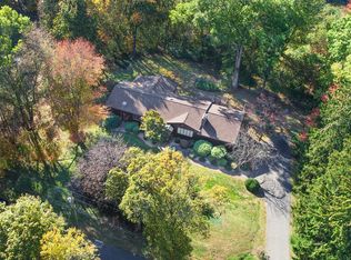 10 Brookside Drive, Woodbridge, CT 06525