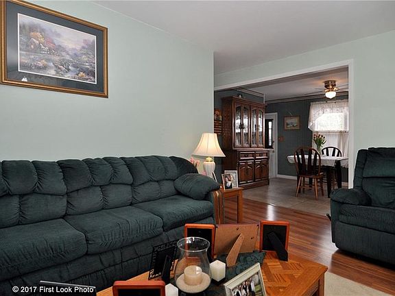 3rd image of 15 Taylor Dr E