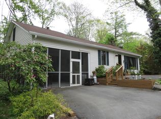 115 Woodside Trl, Dingmans Ferry, PA 18328