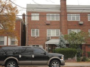 2141 42nd St, Astoria, NY 11105