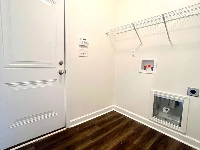 2131 Stafford Dr — Photo 14