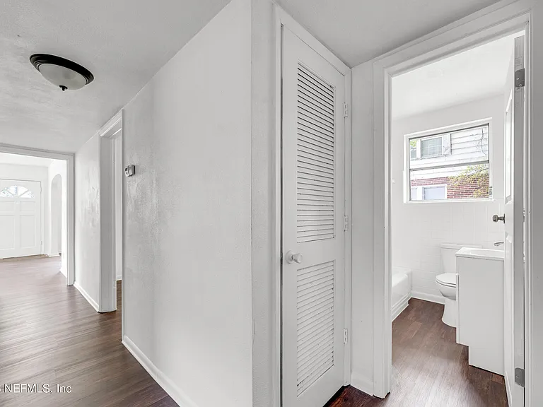 503 W 16th St — Photo 14