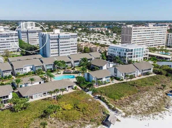 1125 W Peppertree Dr APT 406, Sarasota, FL 34242